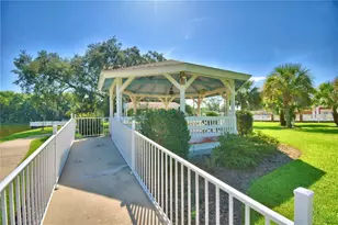 4901 Colonnades Cir E, Lakeland, FL 33811 - Photo 65
