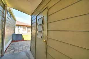 4901 Colonnades Cir E, Lakeland, FL 33811 - Photo 45