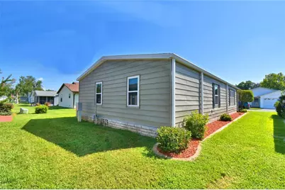 4901 Colonnades Circle E, Lakeland, FL 33811 - Photo 3