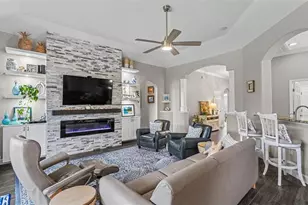 2775 Highlands Creek Dr, Lakeland, FL 33813 - Photo 5