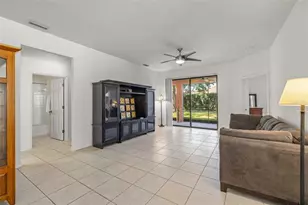 5808 Hidden Falls Ln, Apollo Beach, FL 33572 - Photo 13