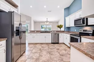 3975 Sunnywood Cir, Lakeland, FL 33812 - Photo 9