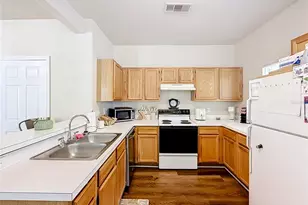1710 NW 7th St, Gainesville, FL 32609 - Photo 13
