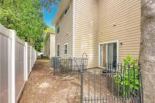 1710 NW 7th St, Gainesville, FL 32609 - Photo 31