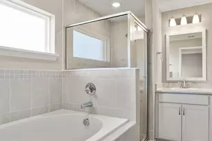 35458 Coventry Fields Loop, Zephyrhills, FL 33541 - Photo 11