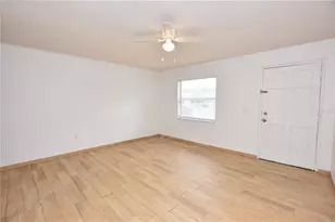 613 Robin Rd, Lakeland, FL 33803 - Photo 3