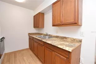 613 Robin Rd, Lakeland, FL 33803 - Photo 9