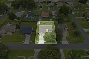 4934 Wildflower Dr, Lakeland, FL 33811 - Photo 3
