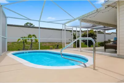 1001 Canary Circle S, Lakeland, FL 33809 - Photo 3