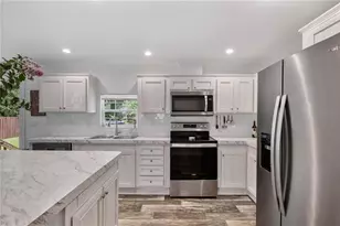 1321 Windsong Dr, Lakeland, FL 33811 - Photo 9
