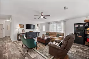 1321 Windsong Dr, Lakeland, FL 33811 - Photo 3