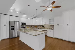 1154 Waterfall Ln, Lakeland, FL 33803 - Photo 11