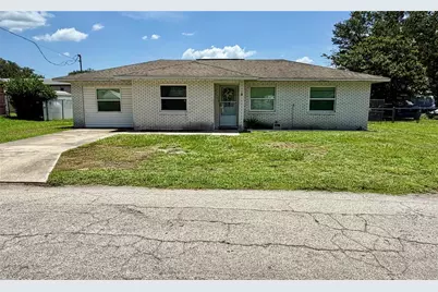 8 N Hendry Avenue, Fort Meade, FL 33841 - Photo 1