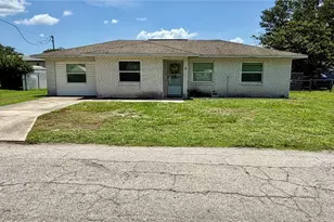 8 N Hendry Ave, Fort Meade, FL 33841 - Photo 1