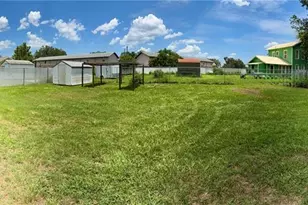 8 N Hendry Ave, Fort Meade, FL 33841 - Photo 5