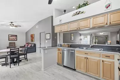 11026 Streamside Drive, Tampa, FL 33624 - Photo 13