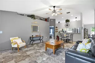 11026 Streamside Dr, Tampa, FL 33624 - Photo 5