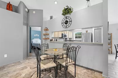 11026 Streamside Drive, Tampa, FL 33624 - Photo 9