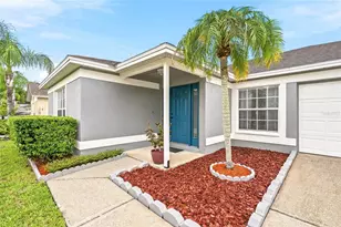 11026 Streamside Dr, Tampa, FL 33624 - Photo 3