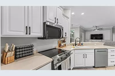 6714 Highlands Creek Loop, Lakeland, FL 33813 - Photo 9