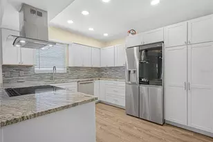 3573 Raintree Cir, Lakeland, FL 33803 - Photo 9