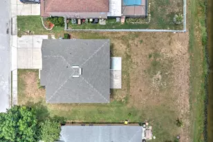 7508 Hunters Greene Cir, Lakeland, FL 33810 - Photo 9