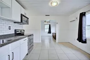 131 Wiggins Ave, Avon Park, FL 33825 - Photo 5