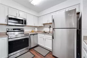 654 Haven Pl, Tarpon Springs, FL 34689 - Photo 7