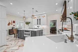 6556 Crescent Lake Dr, Lakeland, FL 33813 - Photo 3