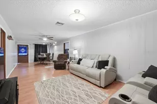 675 E Bay Ave, Eagle Lake, FL 33839 - Photo 5