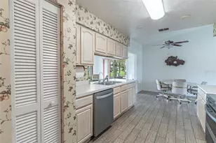 2260 Grand Cypress Dr, Lakeland, FL 33810 - Photo 7