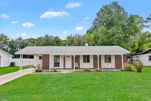 5810 Driftwood Dr, Lakeland, FL 33809 - Photo 1