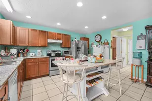 7448 Hunters Greene Cir, Lakeland, FL 33810 - Photo 9