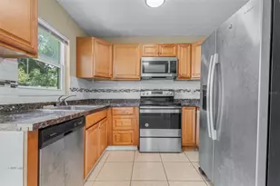 911 W Gaston Pl, Tampa, FL 33604 - Photo 11