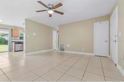 911 W Gaston Place, Tampa, FL 33604 - Photo 7