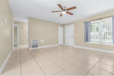 911 W Gaston Place, Tampa, FL 33604 - Photo 9