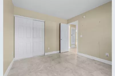 911 W Gaston Place, Tampa, FL 33604 - Photo 17