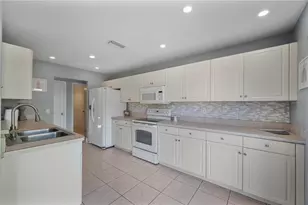 6059 Hillside Heights Dr, Lakeland, FL 33812 - Photo 9