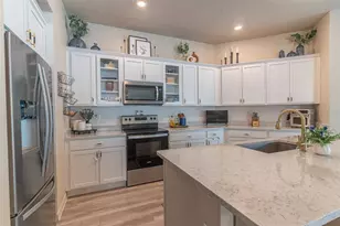 615 Valri Park Dr, Valrico, FL 33594 - Photo 9