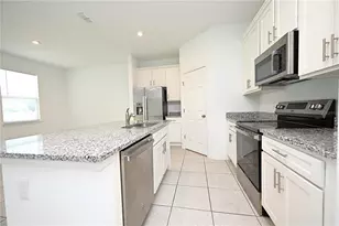685 Crown Rose Dr, Eagle Lake, FL 33839 - Photo 5