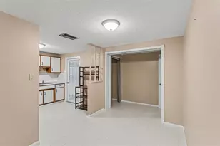 2126 Smithfield Pl, Lakeland, FL 33801 - Photo 5