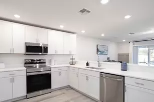 394 Chesapeake Dr, Saint Cloud, FL 34771 - Photo 5