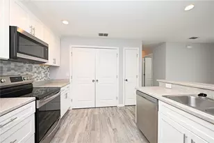 5662 Tower Palms Ln, Lakeland, FL 33811 - Photo 5
