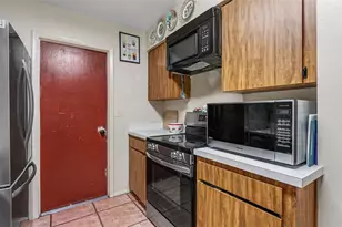 2110 Johnson Loop, Plant City, FL 33563 - Photo 9