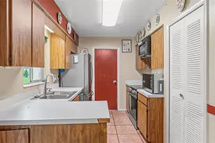 2110 Johnson Loop, Plant City, FL 33563 - Photo 7