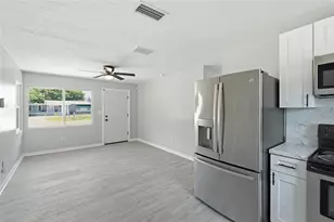 7100 13th St N, Saint Petersburg, FL 33702 - Photo 11