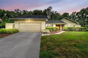 717 Woodhill Dr, Lakeland, FL 33813 - Photo 1