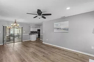 717 Woodhill Dr, Lakeland, FL 33813 - Photo 15