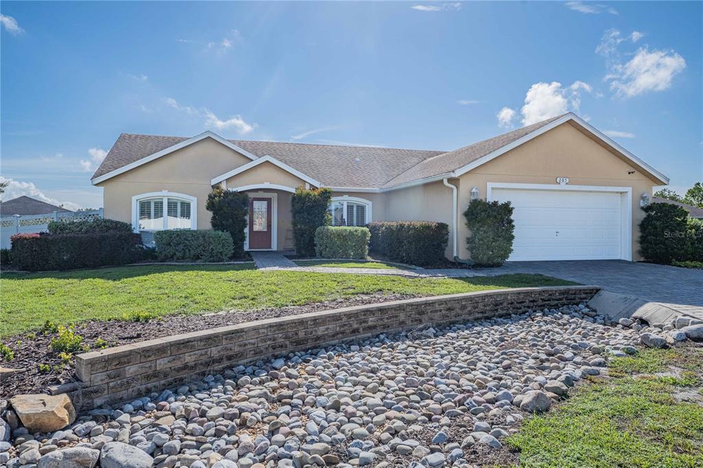 205 Thomas Ct - 205 Thomas Ct, Winter Haven, FL 33880 Luxury Property | Jose Angel Pina