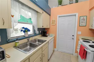 6201 Vintage Dr, Lakeland, FL 33809 - Photo 15